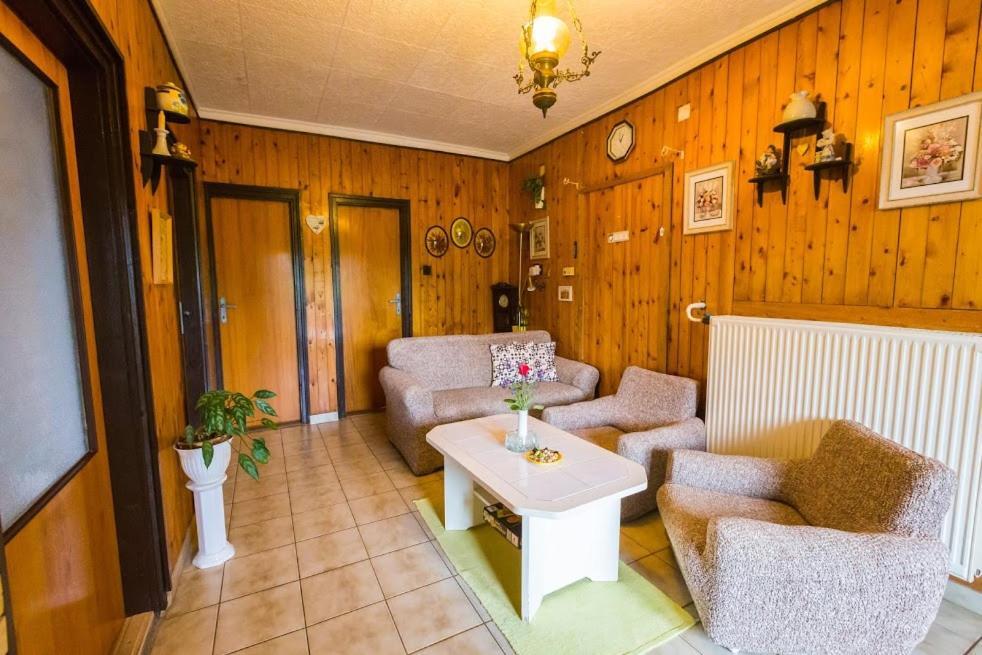 Joli Guesthouse Ordacsehi Exterior photo